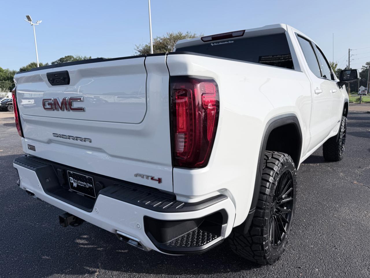 GMC Sierra 1500 4WD Crew Cab 147" AT4 2025