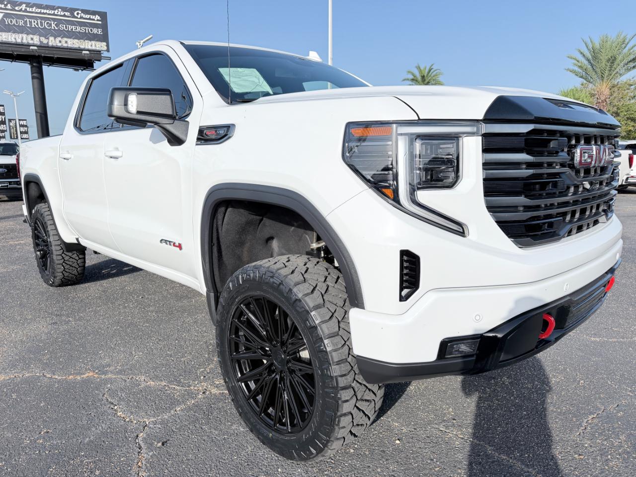 GMC Sierra 1500 4WD Crew Cab 147" AT4 2025