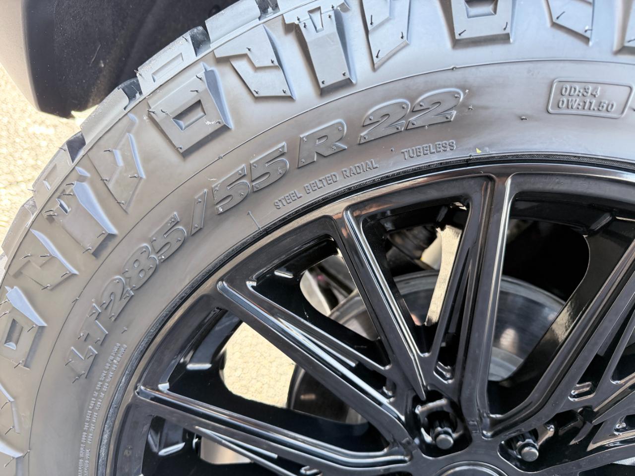 GMC Sierra 1500 4WD Crew Cab 147" AT4 2025