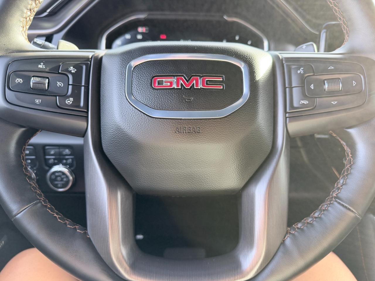 GMC Sierra 1500 4WD Crew Cab 147" AT4 2025