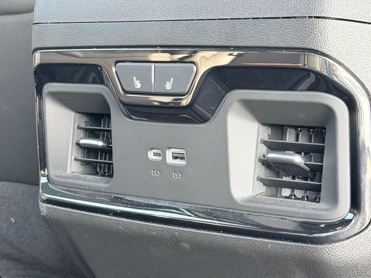 GMC Sierra 1500 4WD Crew Cab 147" AT4 2025