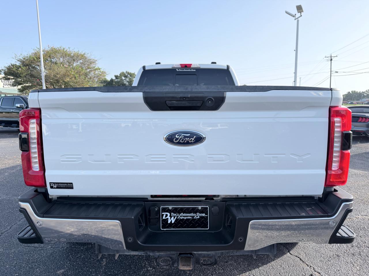 Ford Super Duty F-350 DRW XL 4WD Crew Cab 8' Box 2024