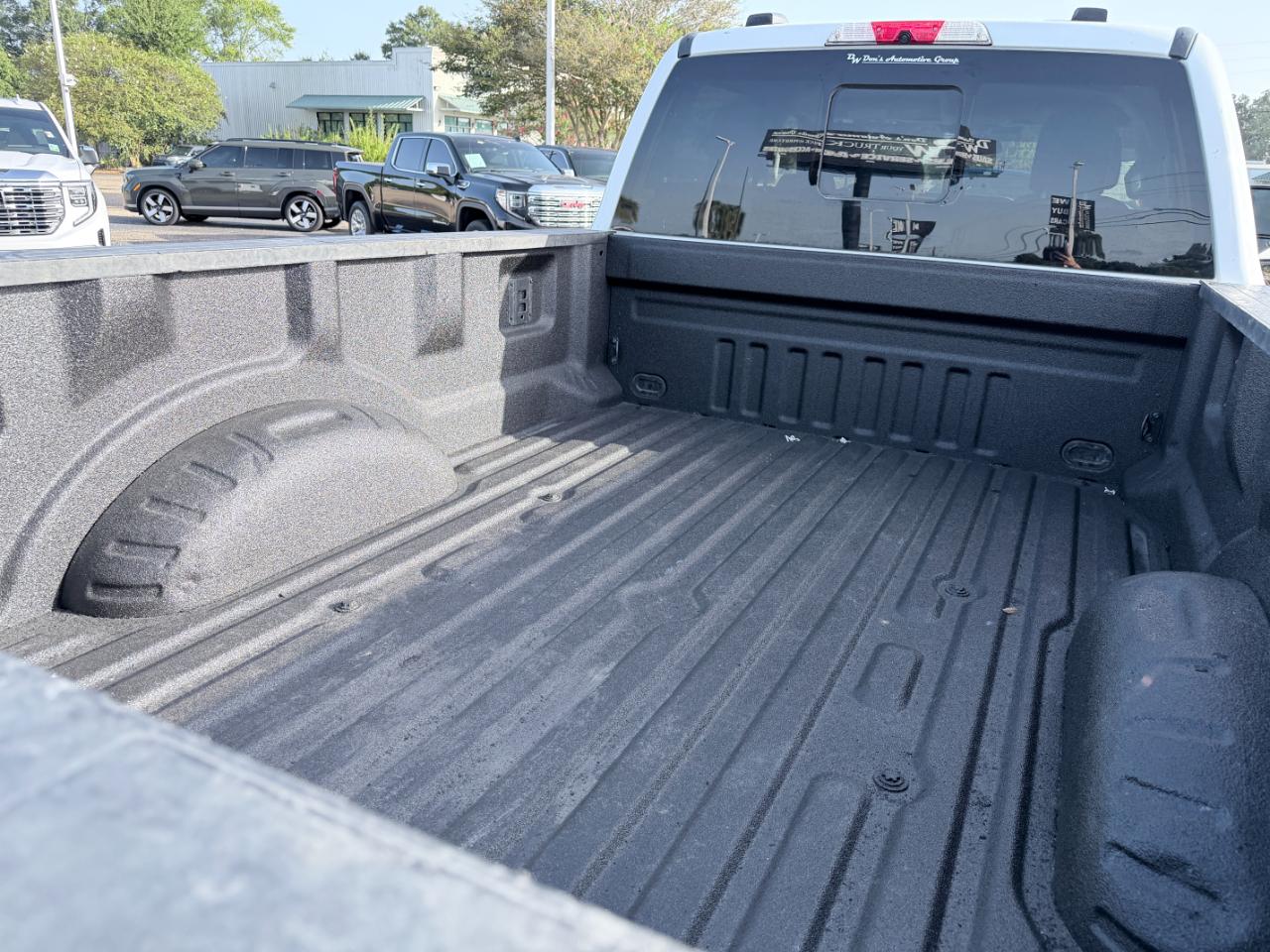 Ford Super Duty F-350 DRW XL 4WD Crew Cab 8' Box 2024