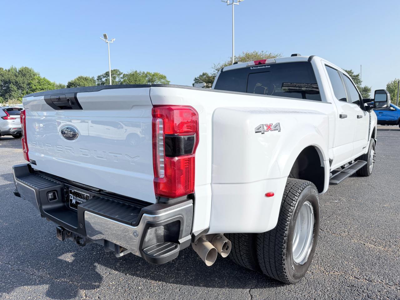 Ford Super Duty F-350 DRW XL 4WD Crew Cab 8' Box 2024
