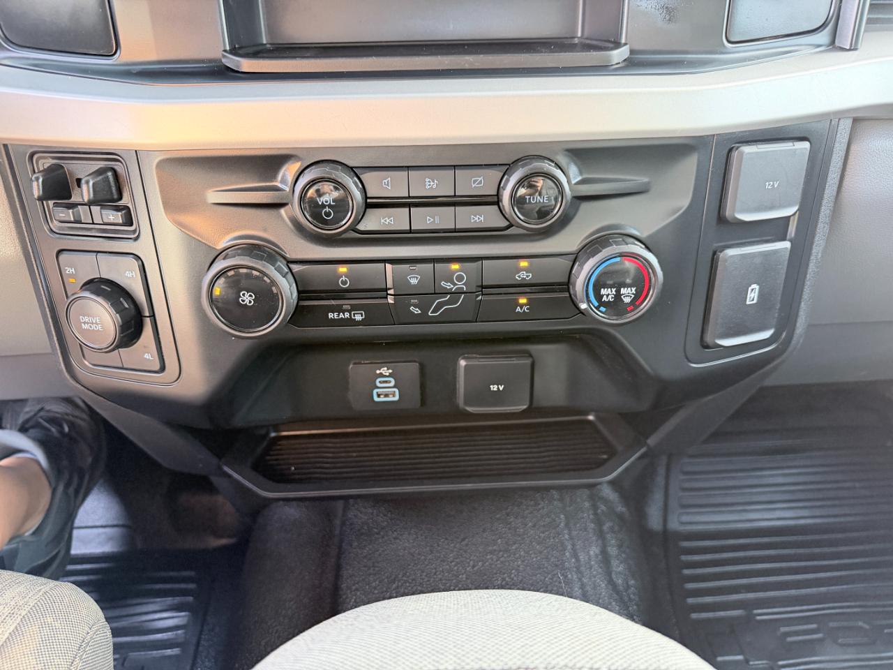 Ford Super Duty F-350 DRW XL 4WD Crew Cab 8' Box 2024