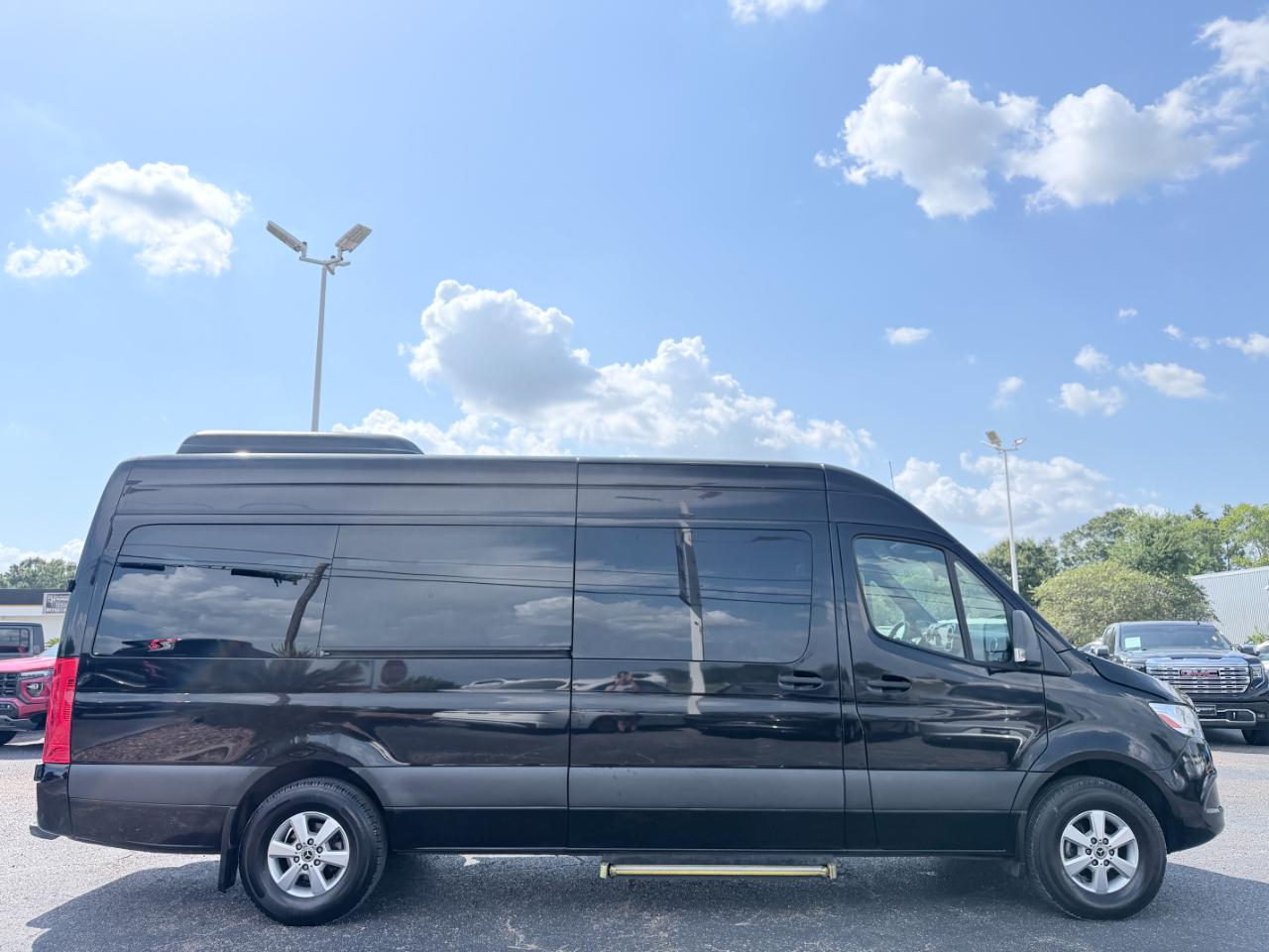Mercedes-Benz Sprinter Passenger Van 2500 High Roof I4 Diesel HO 170" RWD 2023