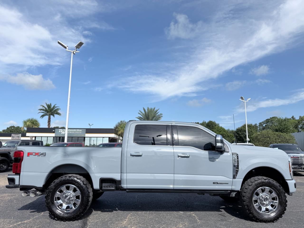 Ford Super Duty F-250 SRW Lariat 4WD Crew Cab 8' Box 2025