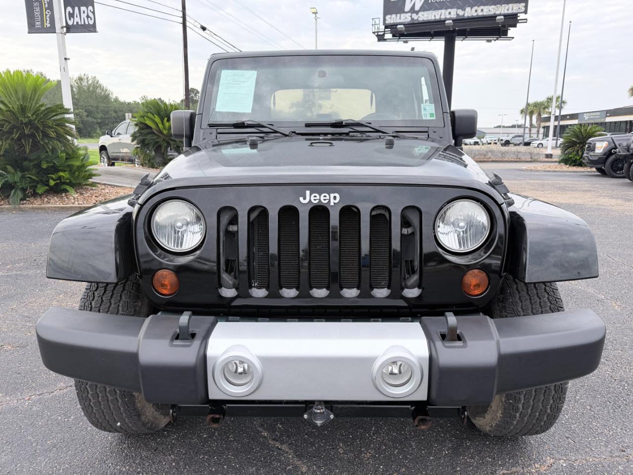 Jeep Wrangler 4WD 2dr Sahara 2010