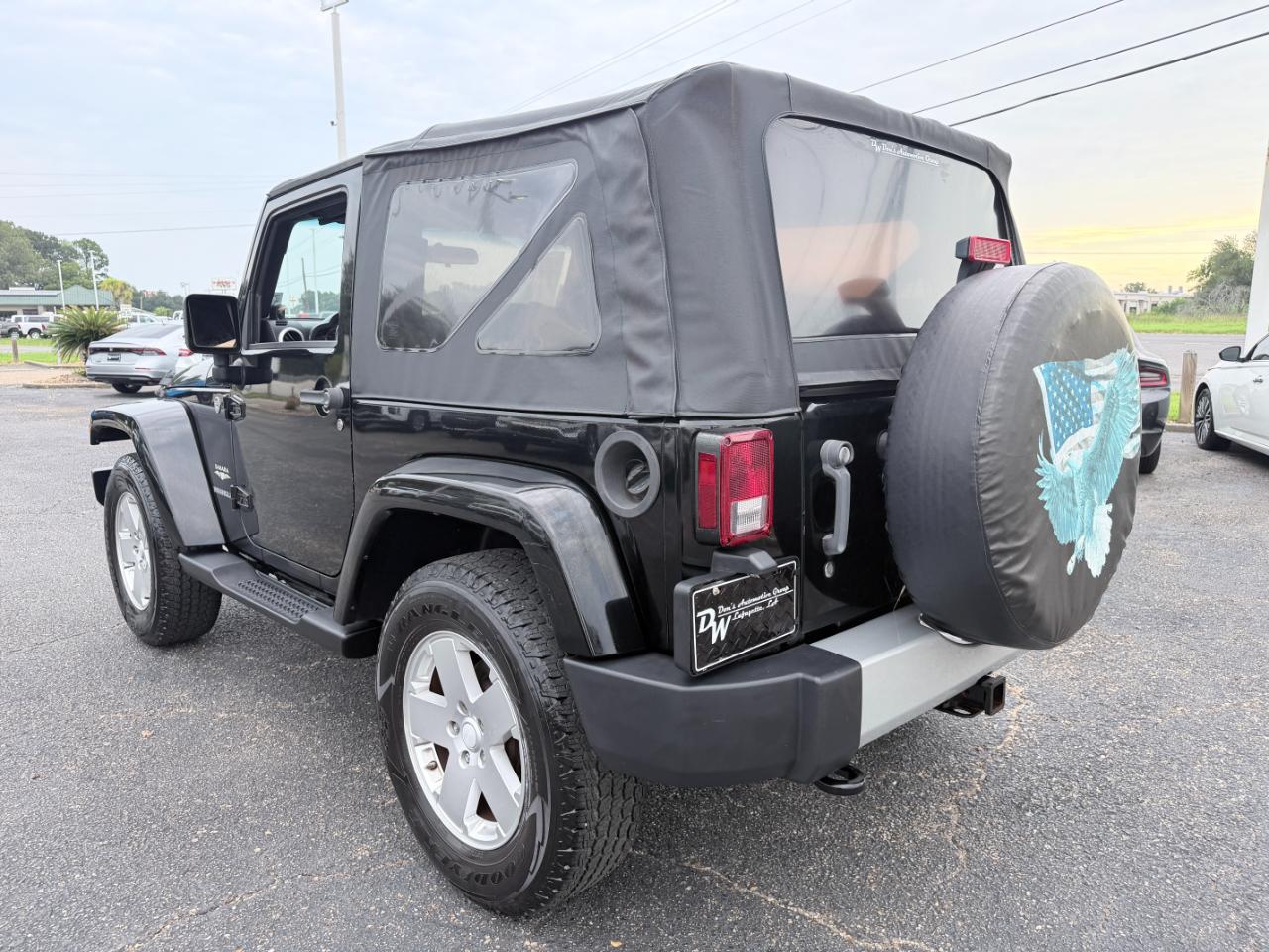 Jeep Wrangler 4WD 2dr Sahara 2010