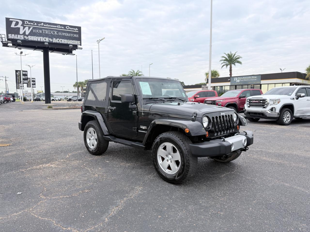 Jeep Wrangler 4WD 2dr Sahara 2010