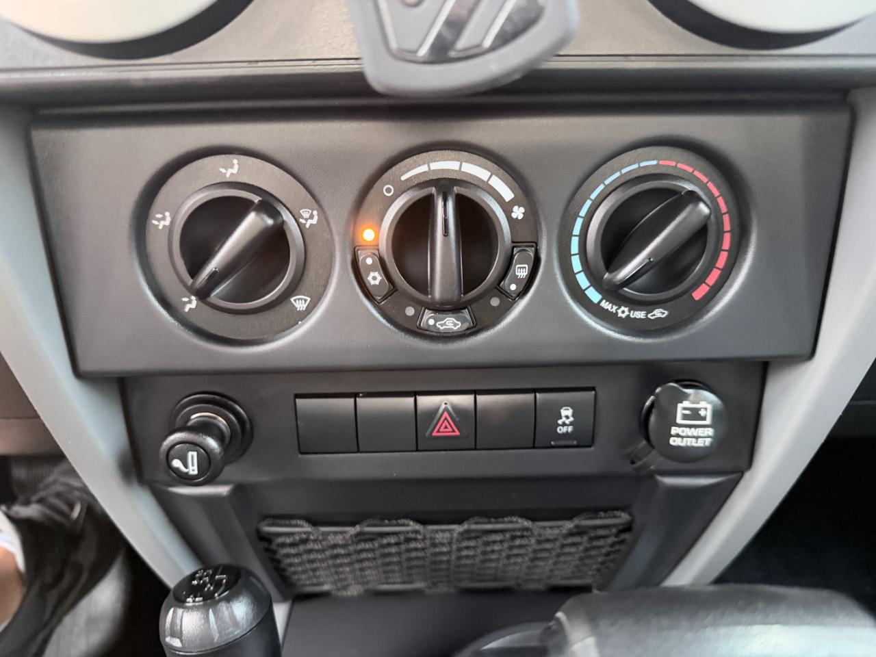 Jeep Wrangler 4WD 2dr Sahara 2010
