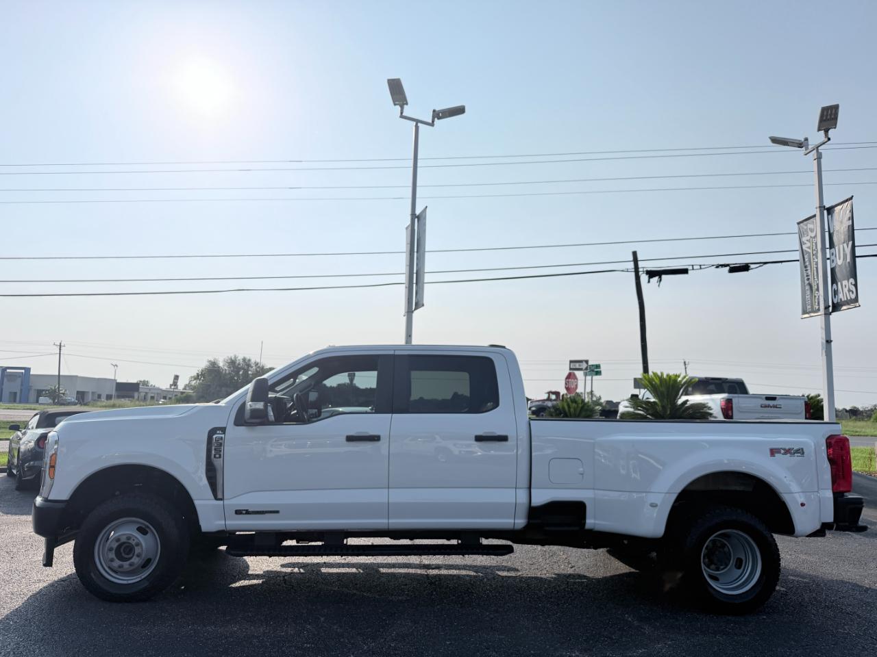 Ford Super Duty F-350 DRW XL 4WD Crew Cab 8' Box 2024