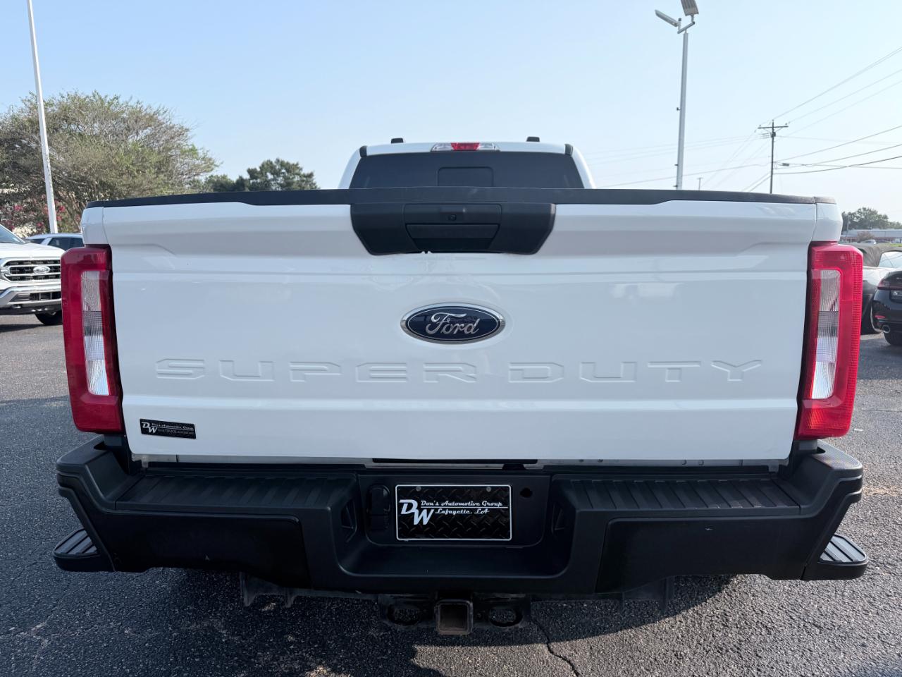 Ford Super Duty F-350 DRW XL 4WD Crew Cab 8' Box 2024