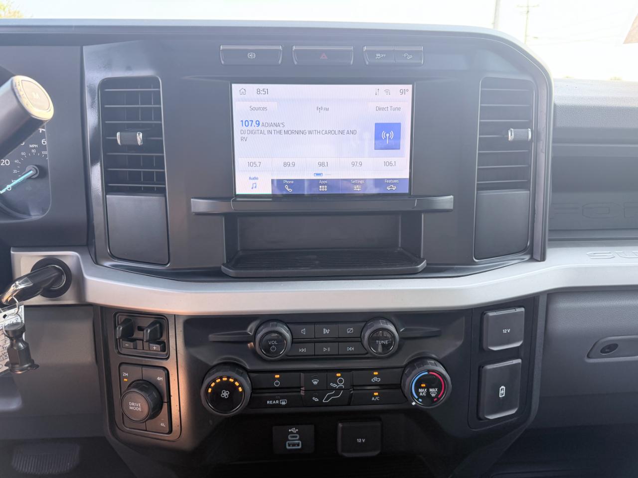 Ford Super Duty F-350 DRW XL 4WD Crew Cab 8' Box 2024