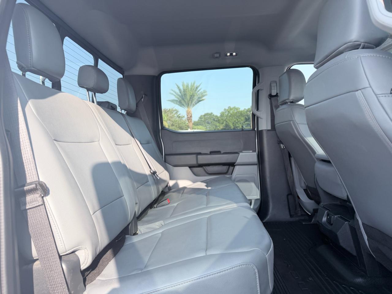 Ford Super Duty F-350 DRW XL 4WD Crew Cab 8' Box 2024