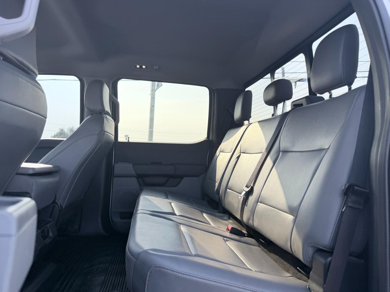 Ford Super Duty F-350 DRW XL 4WD Crew Cab 8' Box 2024