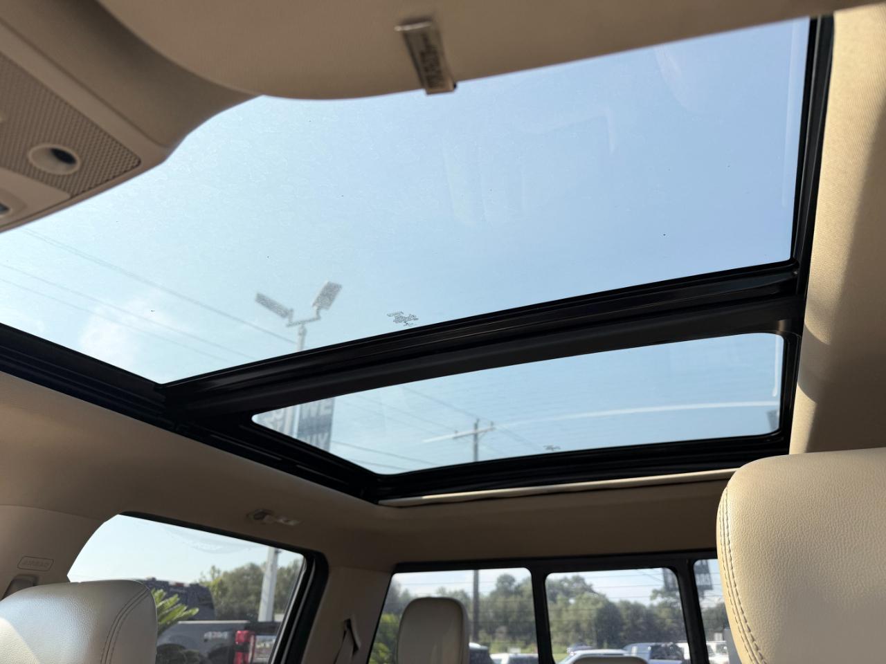 Ford Super Duty F-350 DRW Lariat 4WD Crew Cab 8' Box 2019