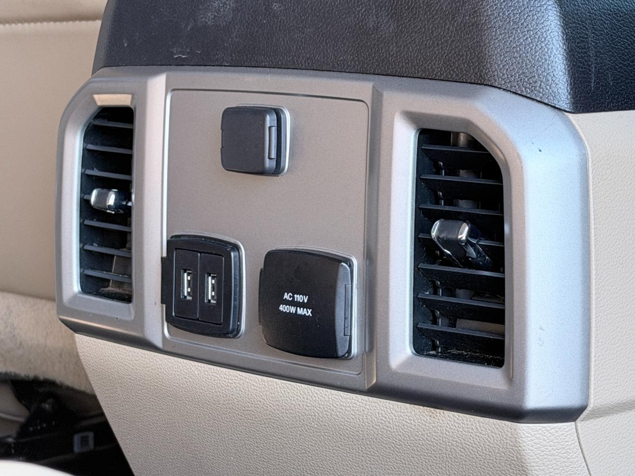 Ford Super Duty F-350 DRW Lariat 4WD Crew Cab 8' Box 2019