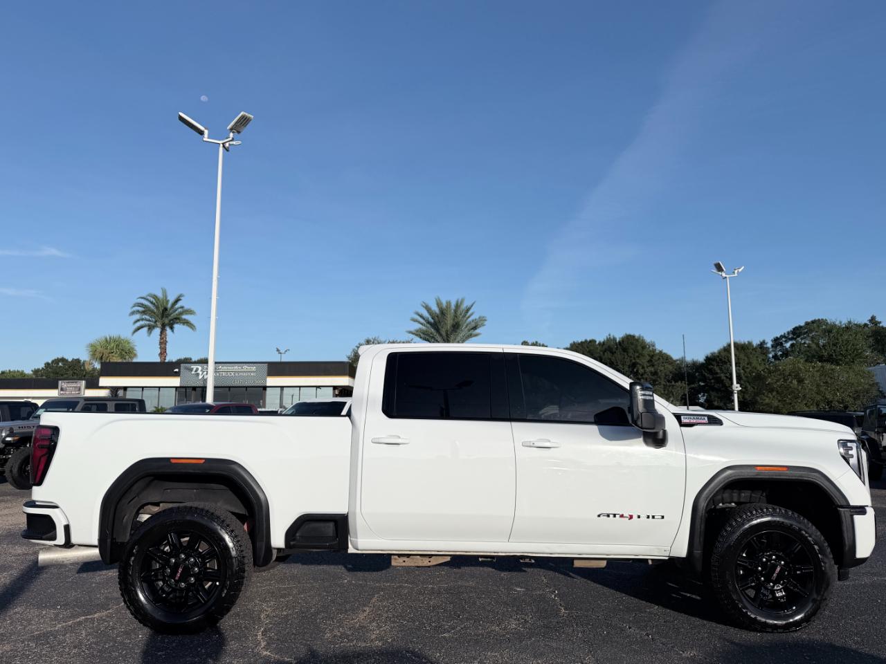 GMC Sierra 2500HD 4WD Crew Cab 159" AT4 2025