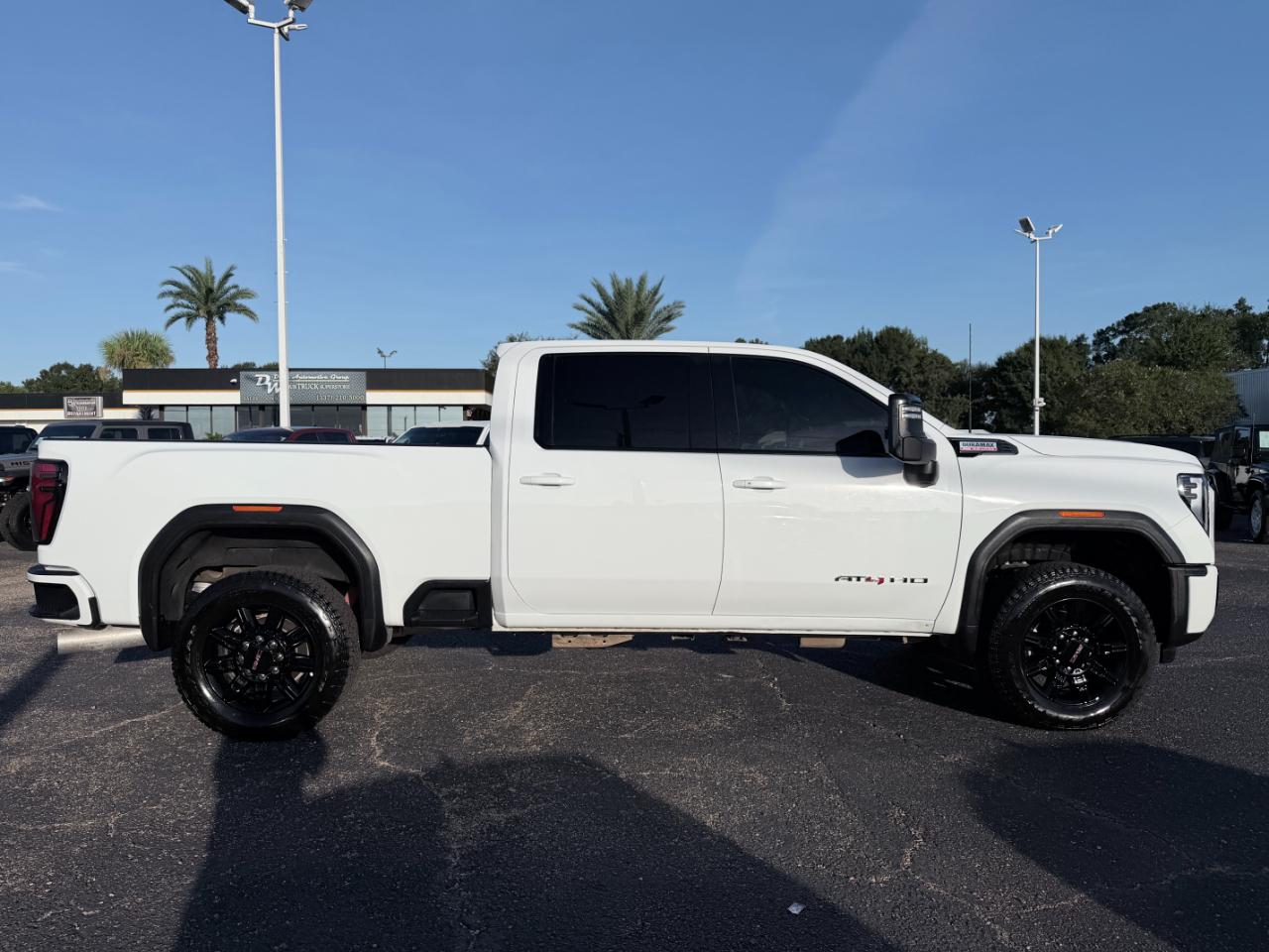 GMC Sierra 2500HD 4WD Crew Cab 159" AT4 2025