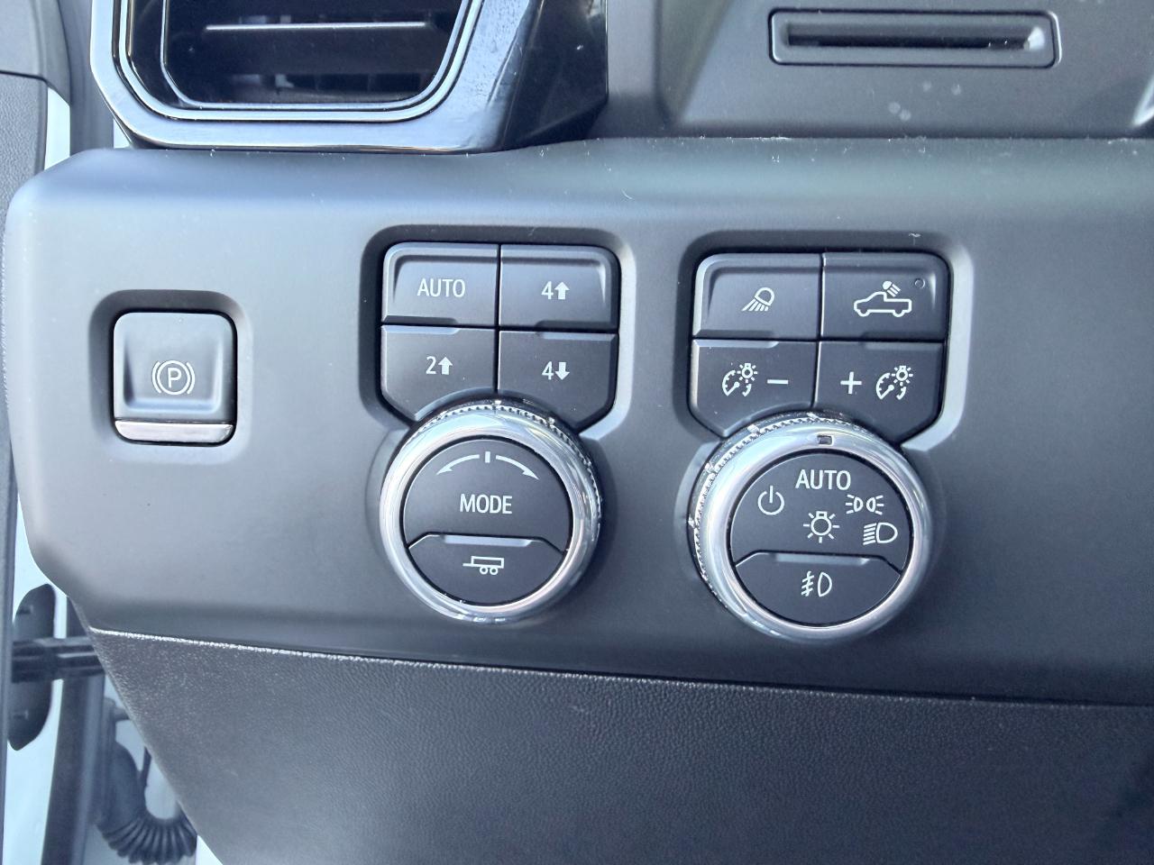 GMC Sierra 2500HD 4WD Crew Cab 159" AT4 2025