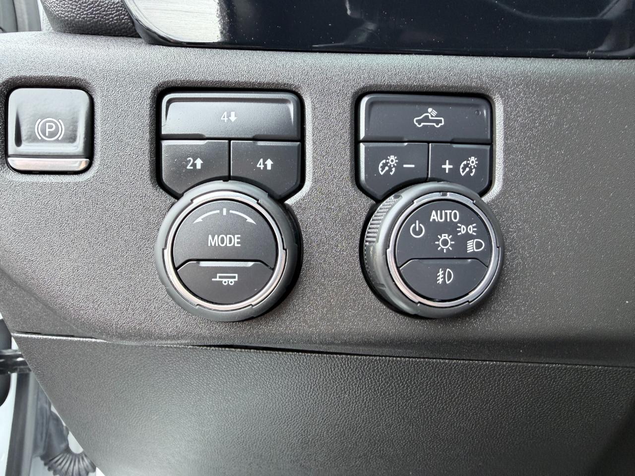 Chevrolet Silverado 2500HD 4WD Crew Cab 159" LT 2025