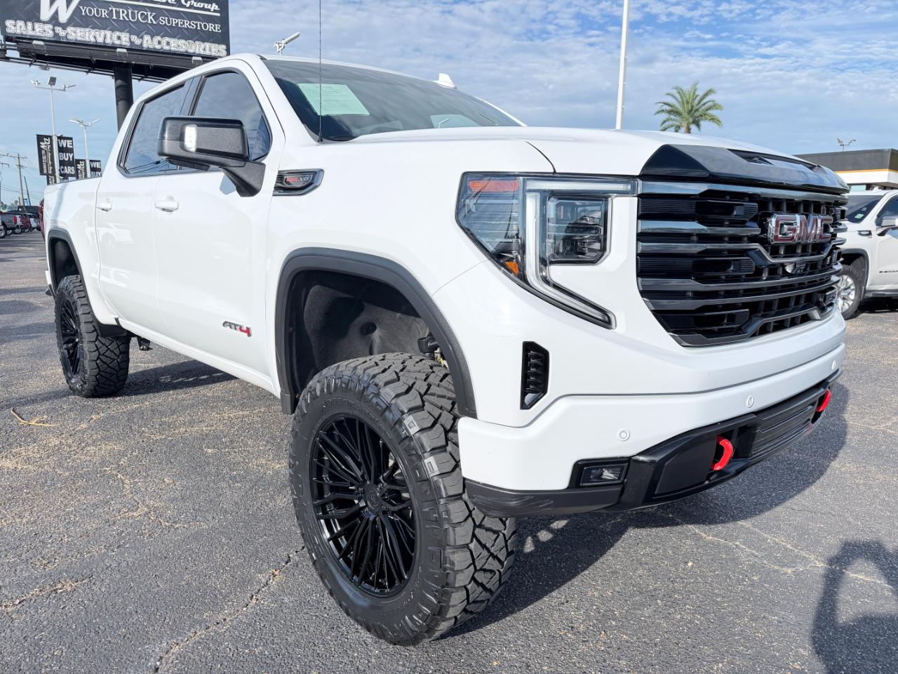GMC Sierra 1500 4WD Crew Cab 147" AT4 2025