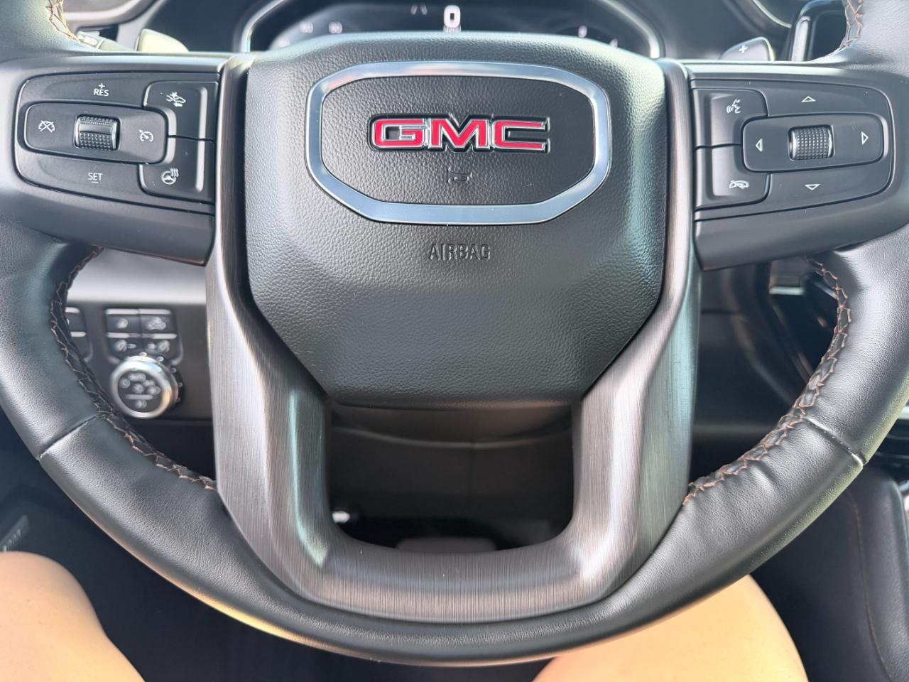 GMC Sierra 1500 4WD Crew Cab 147" AT4 2025