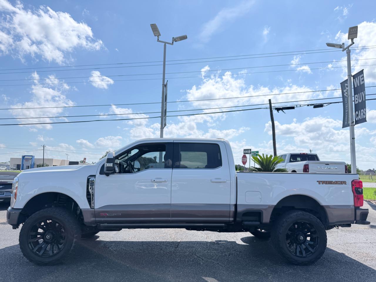 Ford Super Duty F-250 SRW King Ranch 4WD Crew Cab 8' Box 2023
