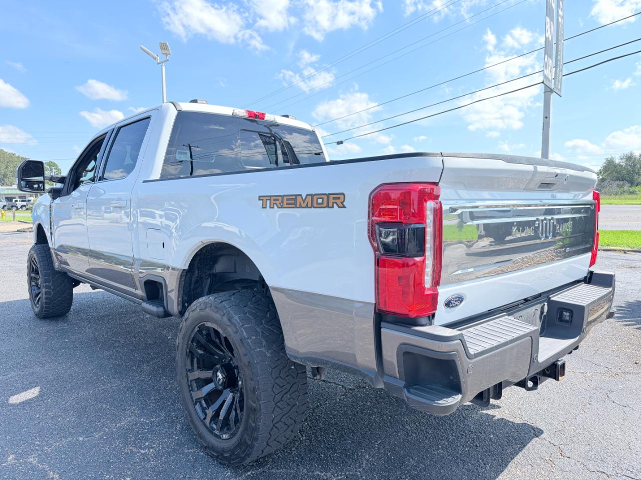 Ford Super Duty F-250 SRW King Ranch 4WD Crew Cab 8' Box 2023