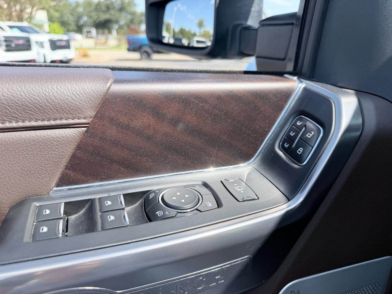 Ford Super Duty F-250 SRW King Ranch 4WD Crew Cab 8' Box 2023