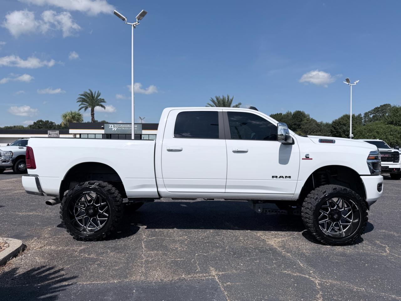RAM 2500 Laramie 4x4 Crew Cab 6'4" Box 2026