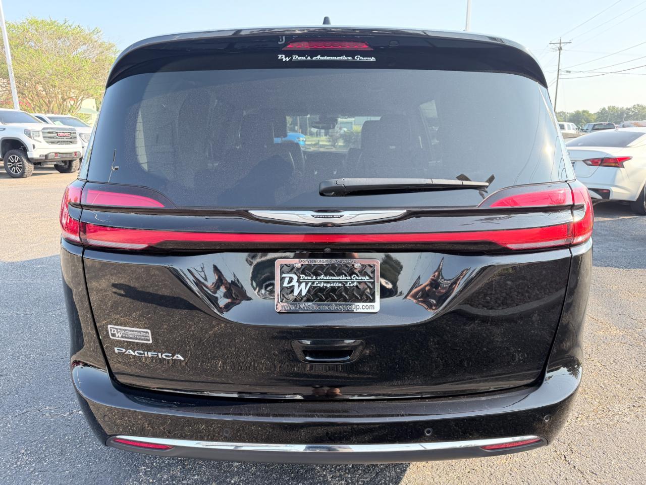 Chrysler Pacifica Touring L FWD 2024