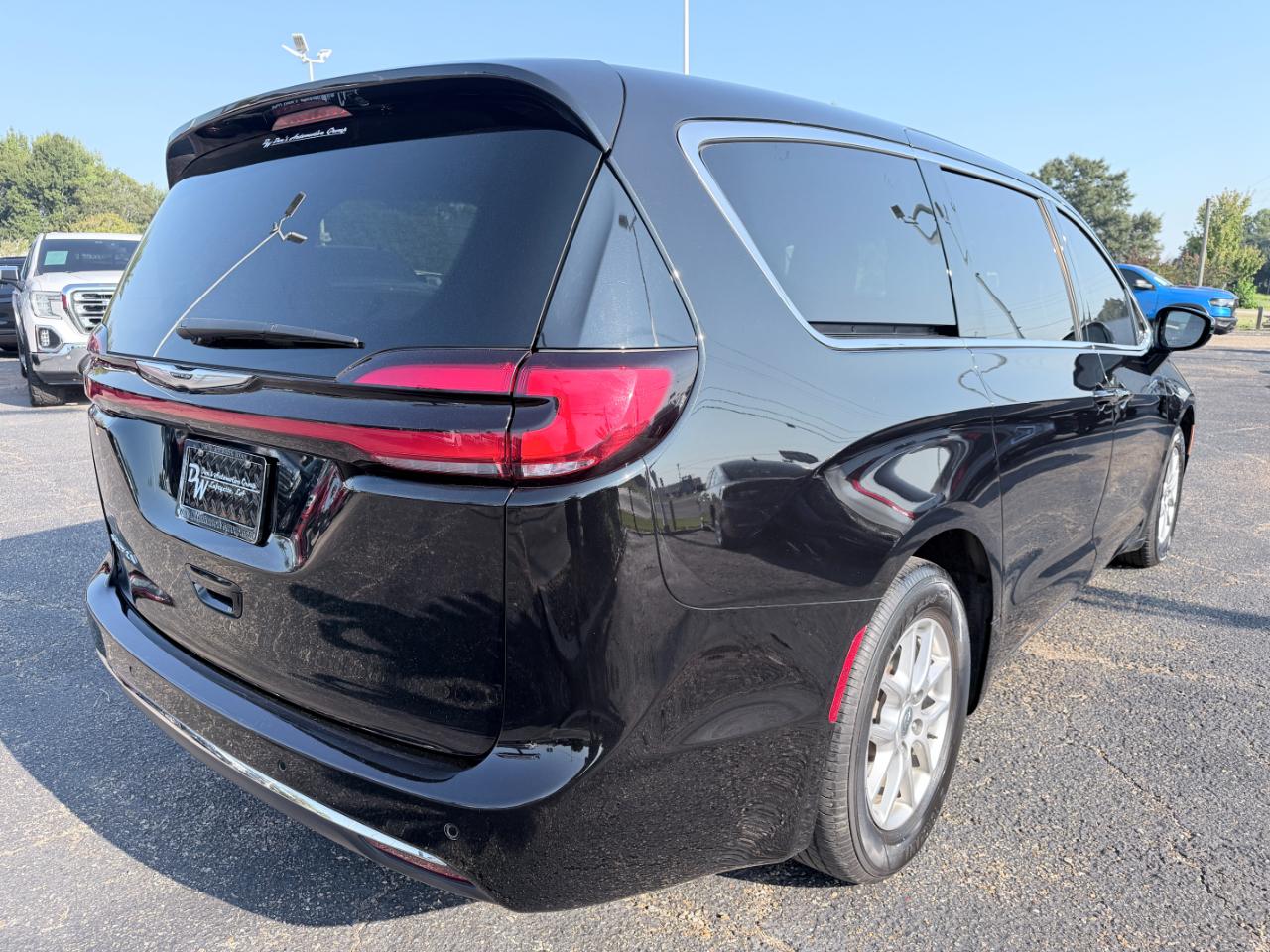 Chrysler Pacifica Touring L FWD 2024