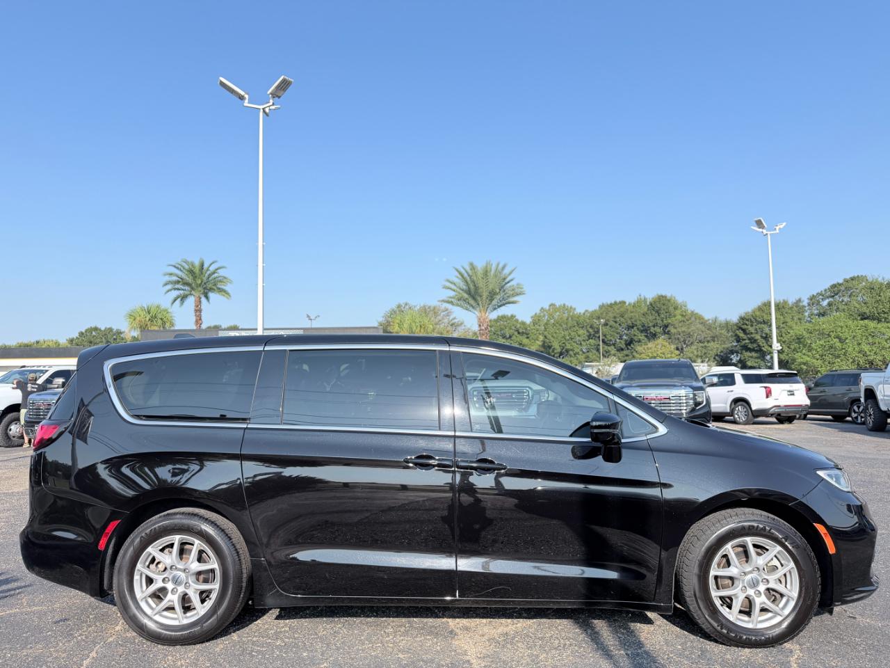 Chrysler Pacifica Touring L FWD 2024
