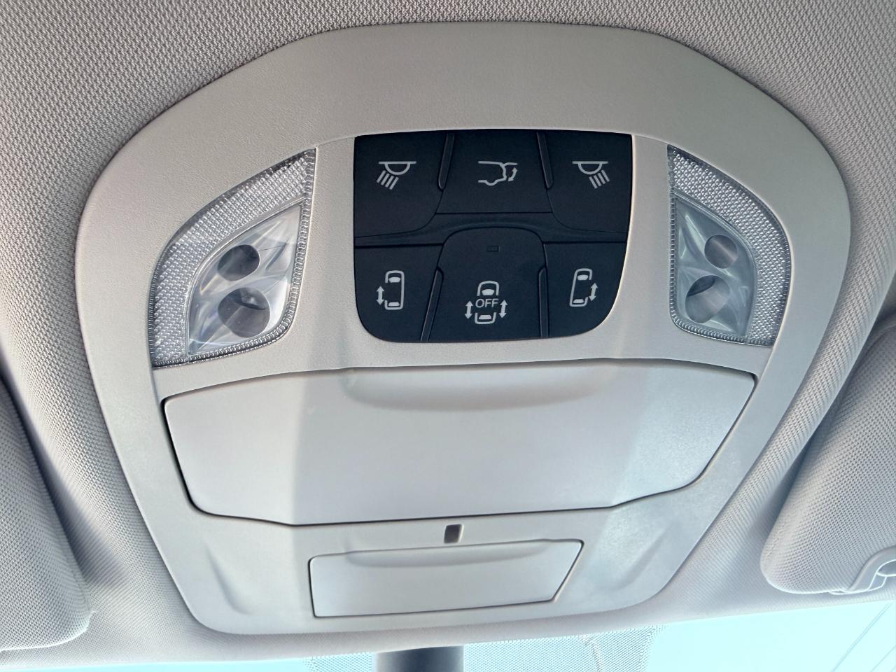 Chrysler Pacifica Touring L FWD 2024