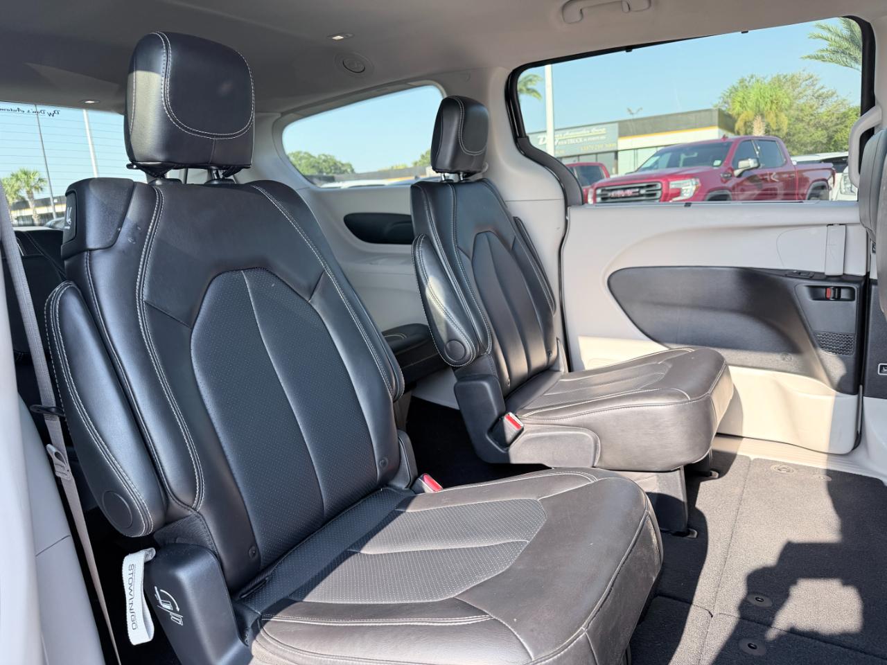 Chrysler Pacifica Touring L FWD 2024