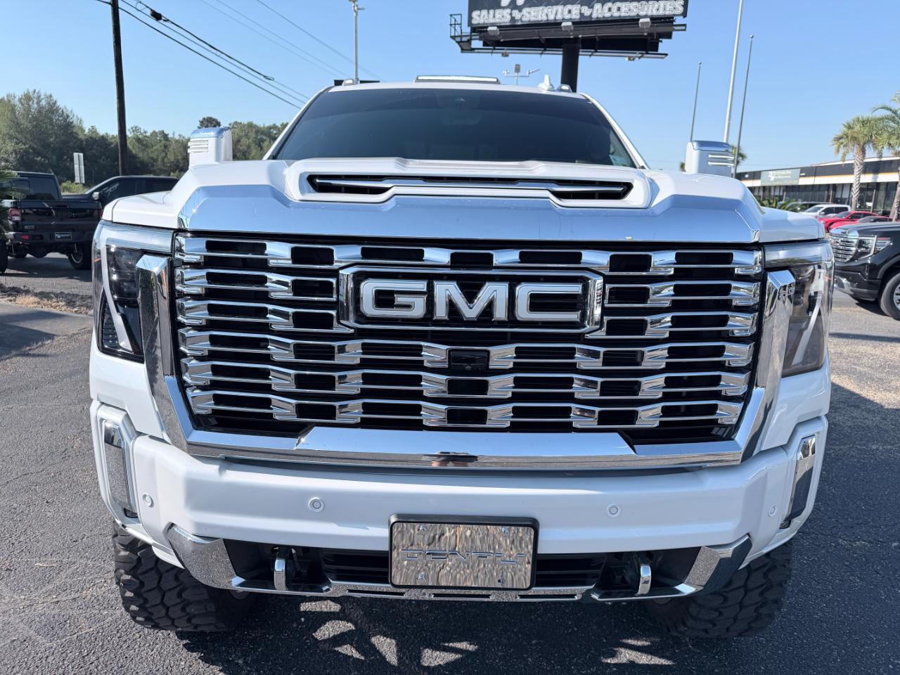 GMC Sierra 2500HD 4WD Crew Cab 159" Denali 2024