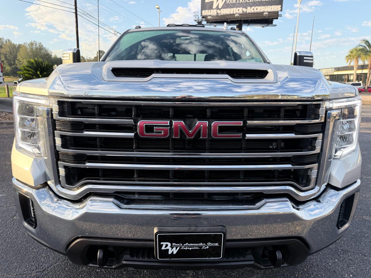 GMC Sierra 2500HD 4WD Crew Cab 159" SLT 2023