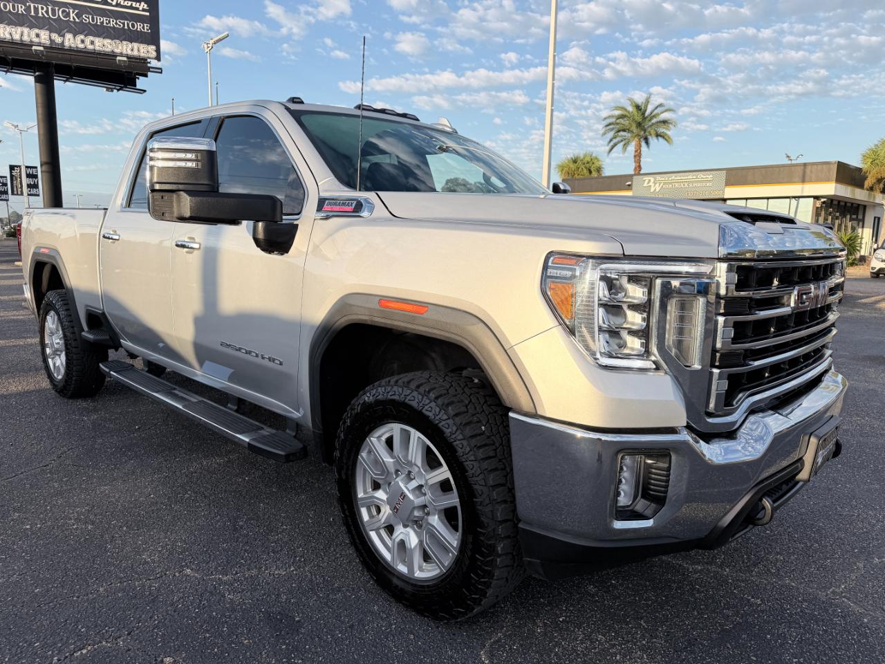 GMC Sierra 2500HD 4WD Crew Cab 159" SLT 2023