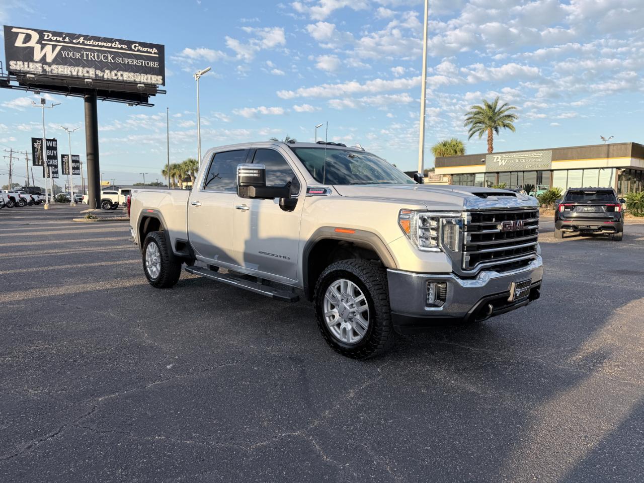 GMC Sierra 2500HD 4WD Crew Cab 159" SLT 2023