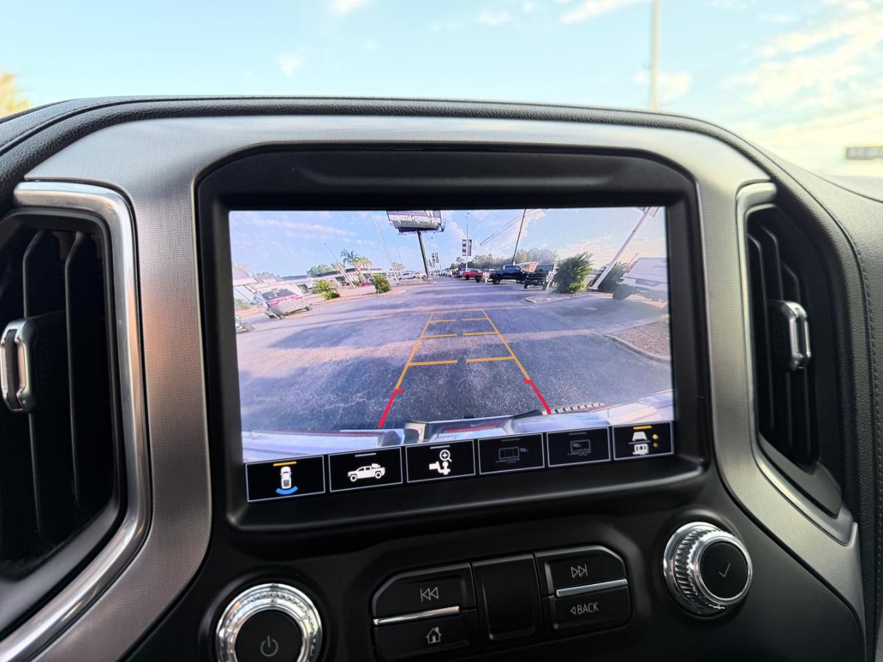 GMC Sierra 2500HD 4WD Crew Cab 159" SLT 2023