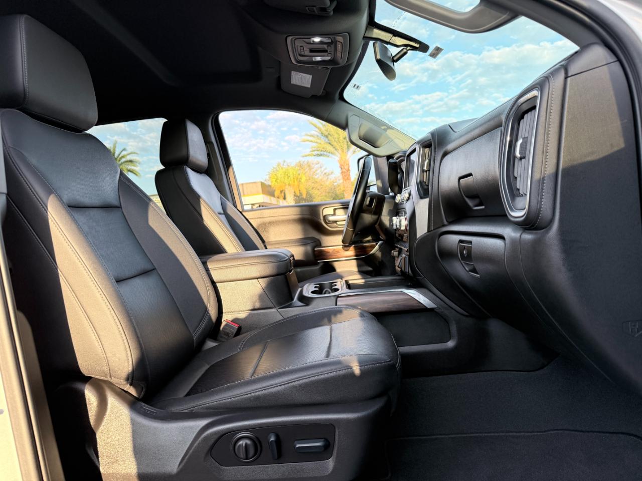 GMC Sierra 2500HD 4WD Crew Cab 159" SLT 2023
