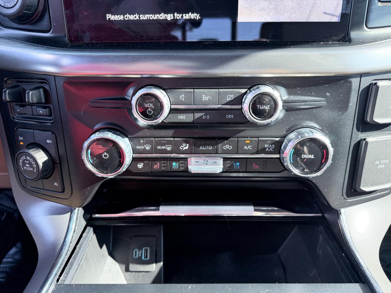 Ford F-150 Lariat 4WD SuperCrew 5.5' Box 2023