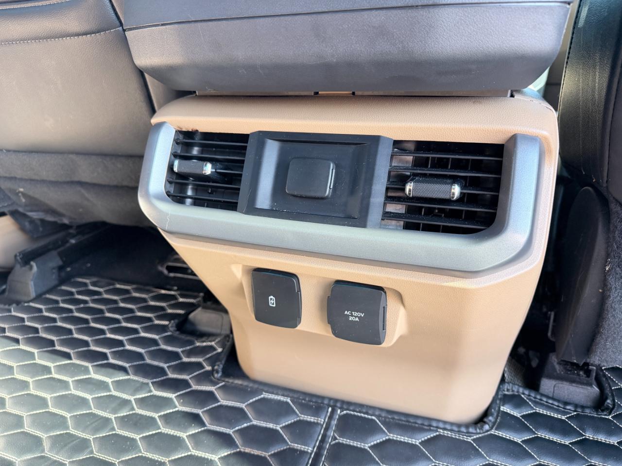 Ford F-150 Lariat 4WD SuperCrew 5.5' Box 2023