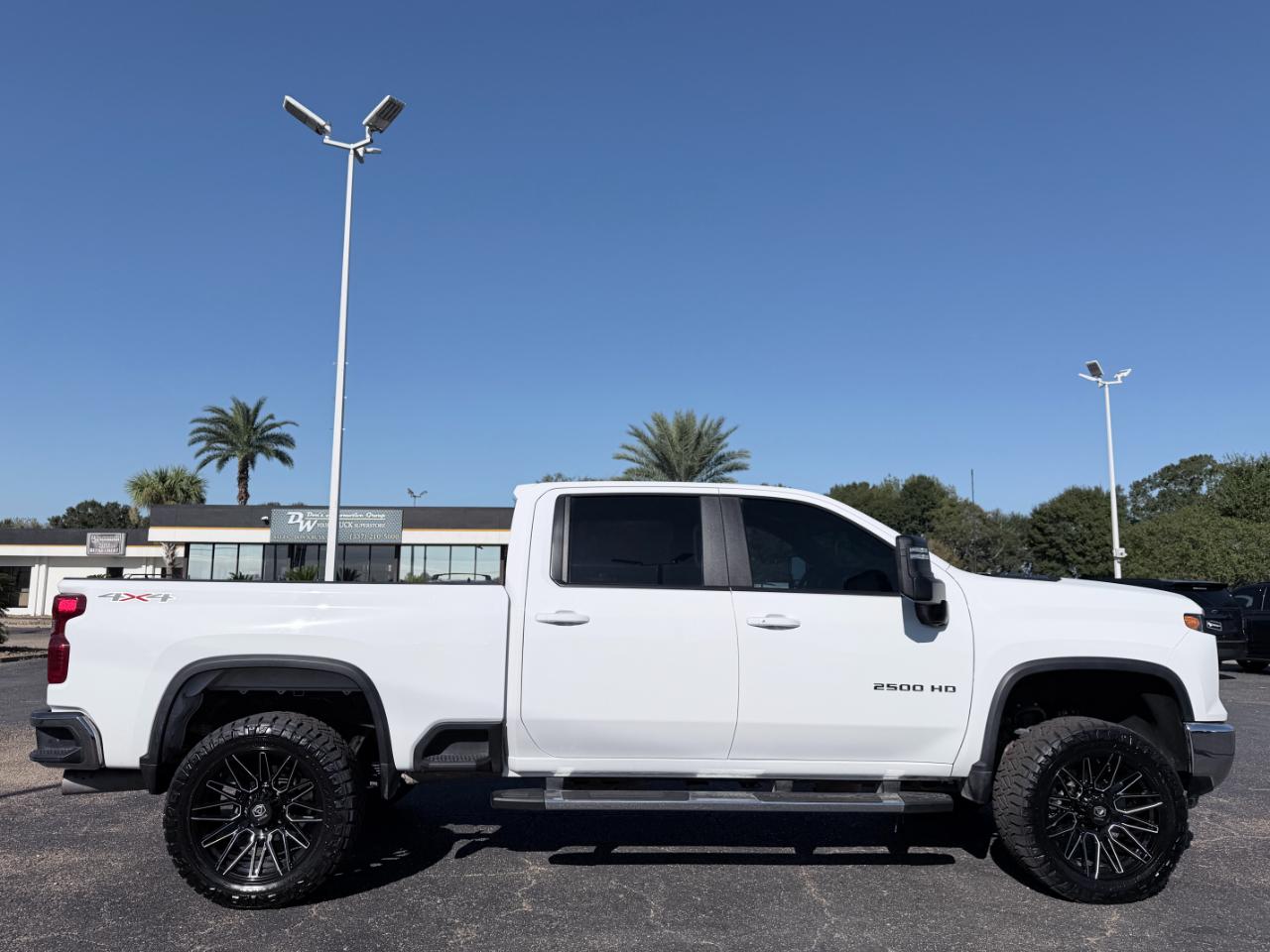 Chevrolet Silverado 2500HD 4WD Crew Cab 159" LT 2025