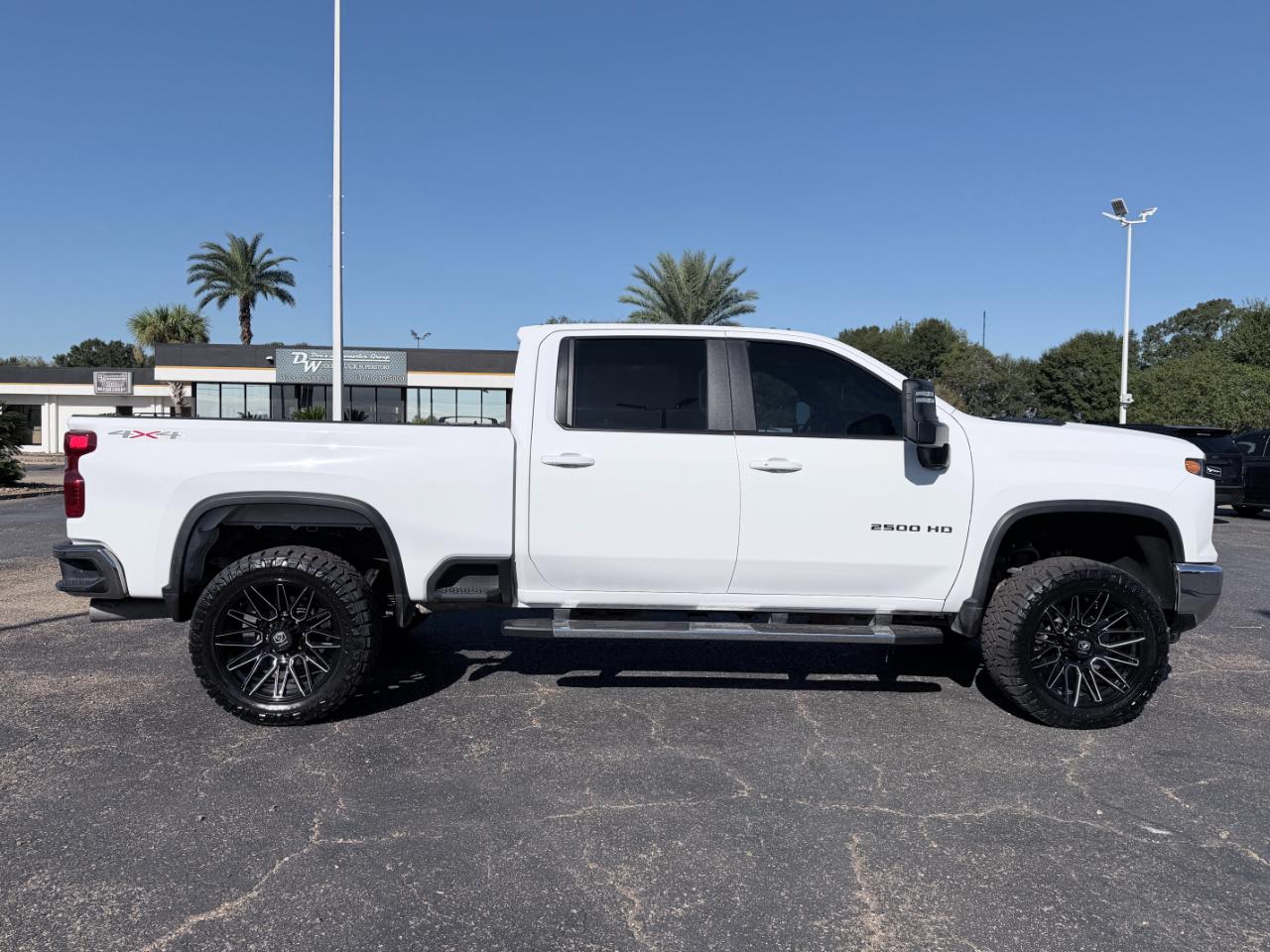 Chevrolet Silverado 2500HD 4WD Crew Cab 159" LT 2025