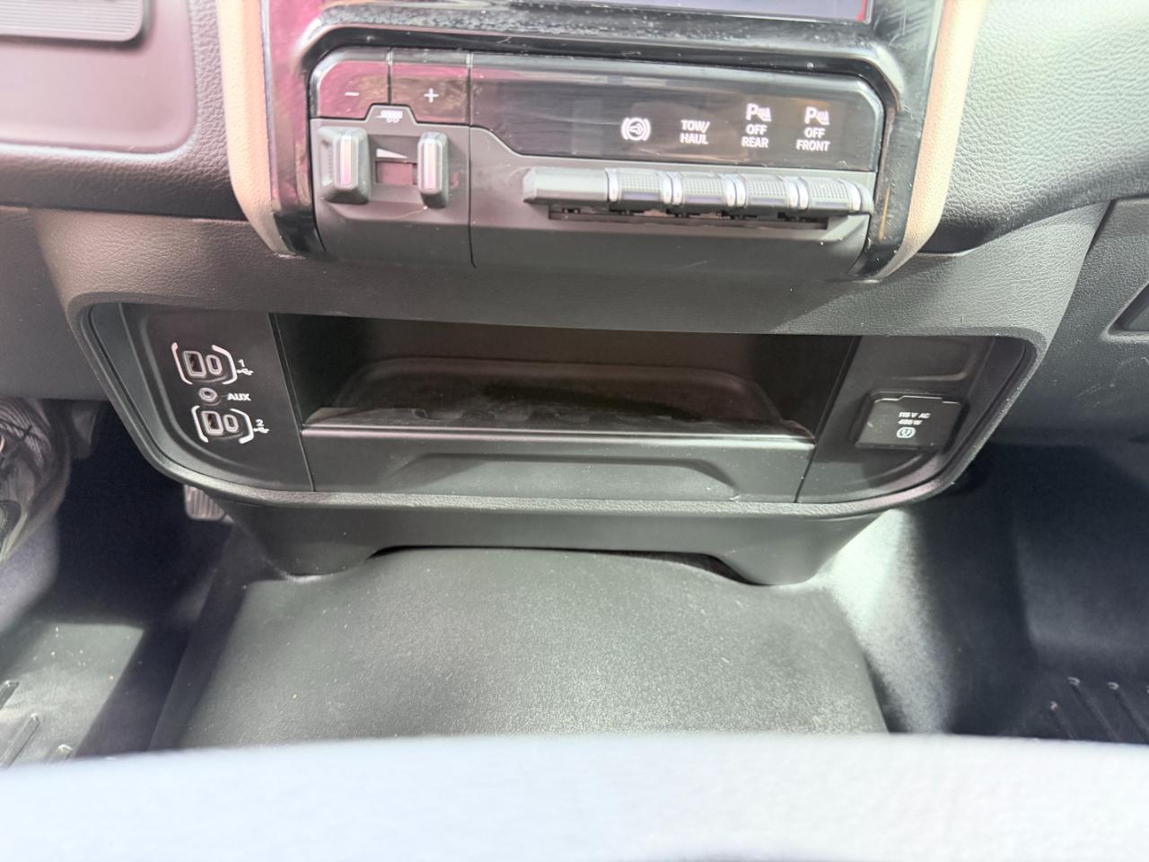 RAM 2500 Laramie 4x4 Crew Cab 6'4" Box 2024
