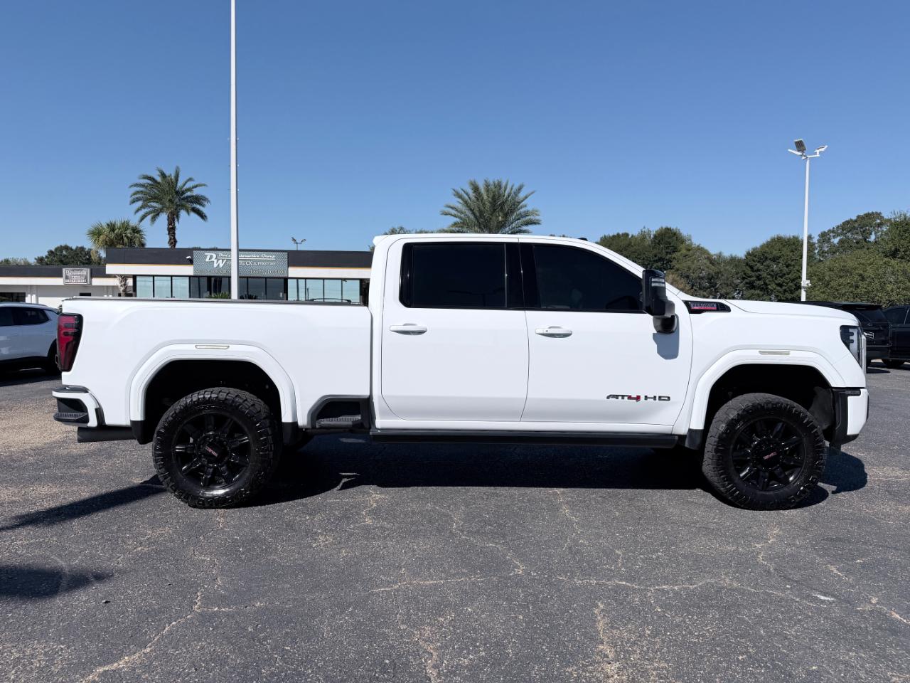 GMC Sierra 2500HD 4WD Crew Cab 159" AT4 2024