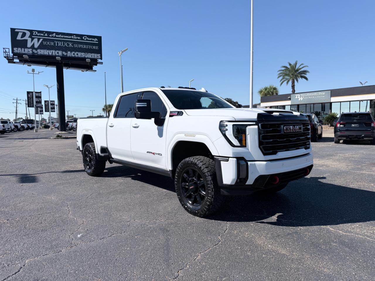 GMC Sierra 2500HD 4WD Crew Cab 159" AT4 2024